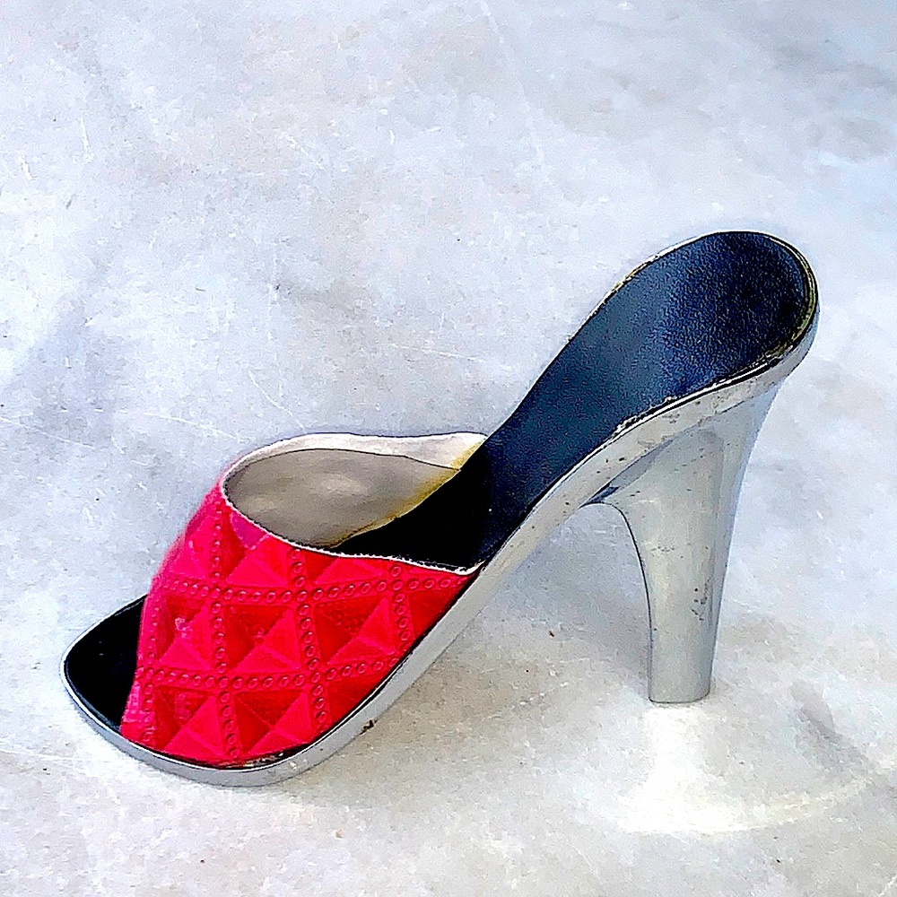 WILD EYE DESIGNS BOTTLE OPENER HIGH HEEL SILVER PINK PATENT PADDED NIB